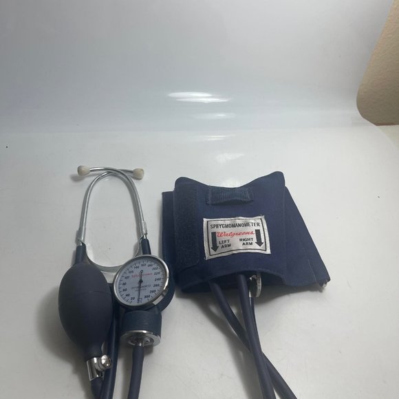 Walgreens  Manual Inflate Blood Pressure Arm Cuff Aneroid Sphygmomanometer - Picture 7 of 7